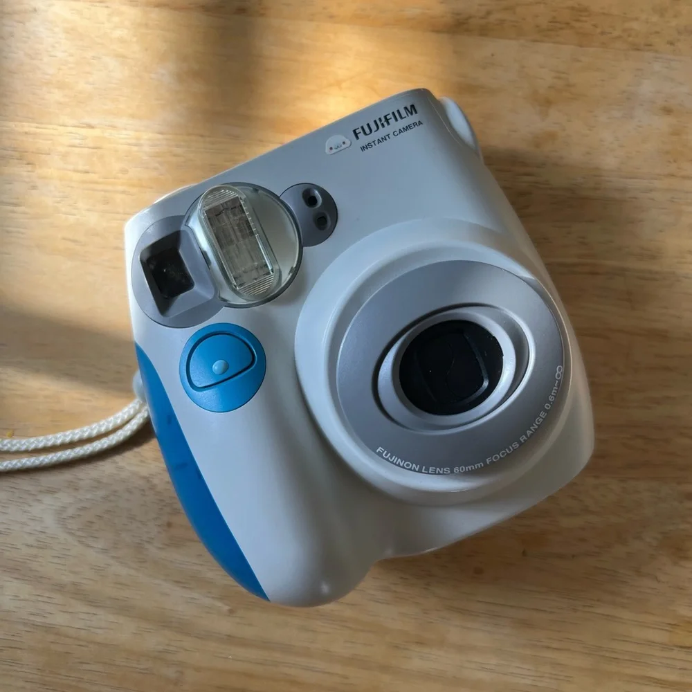 fuji 7s instant camera